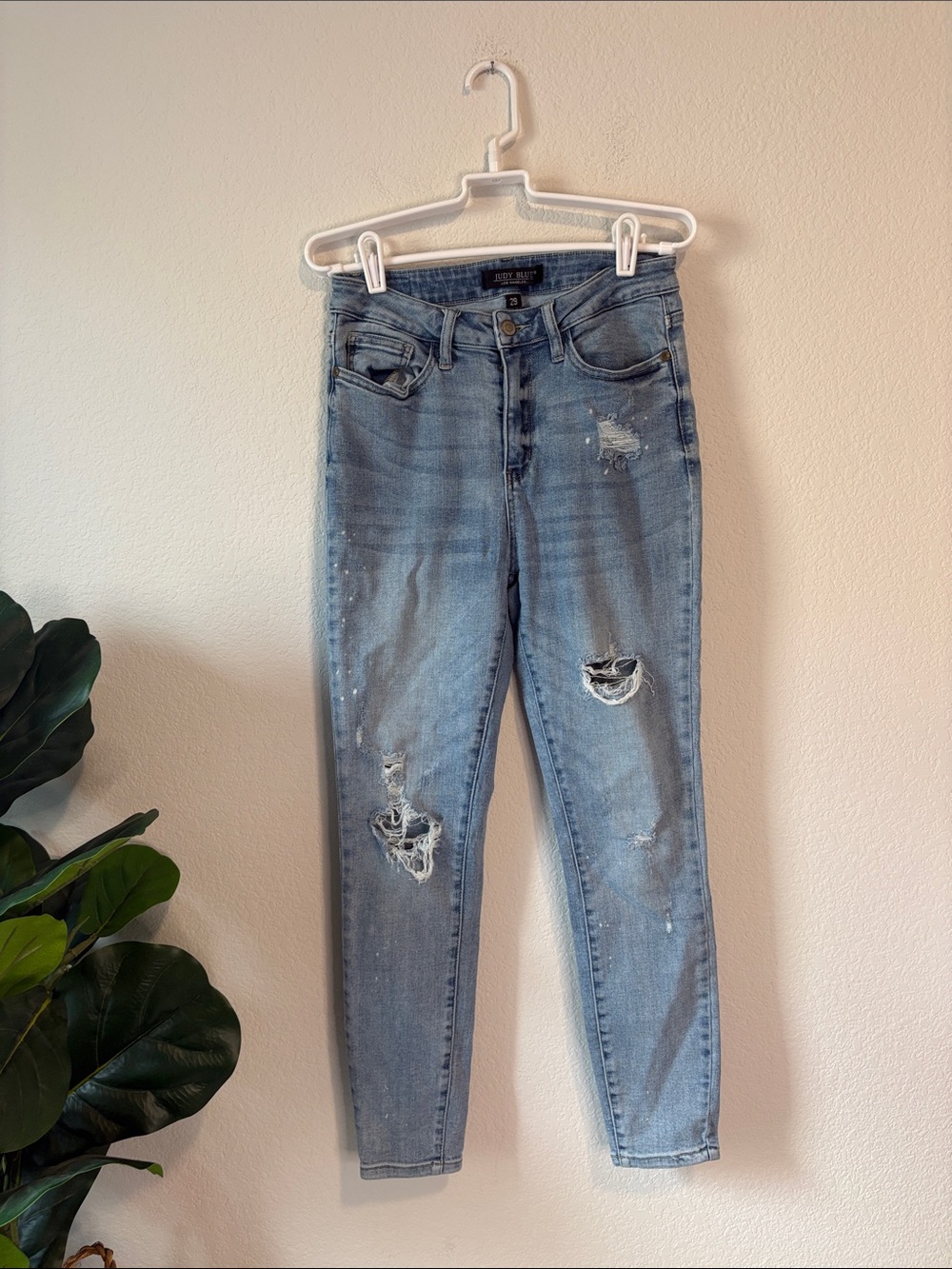Judy Blue Light Blue Distressed Skinny Jeans 29